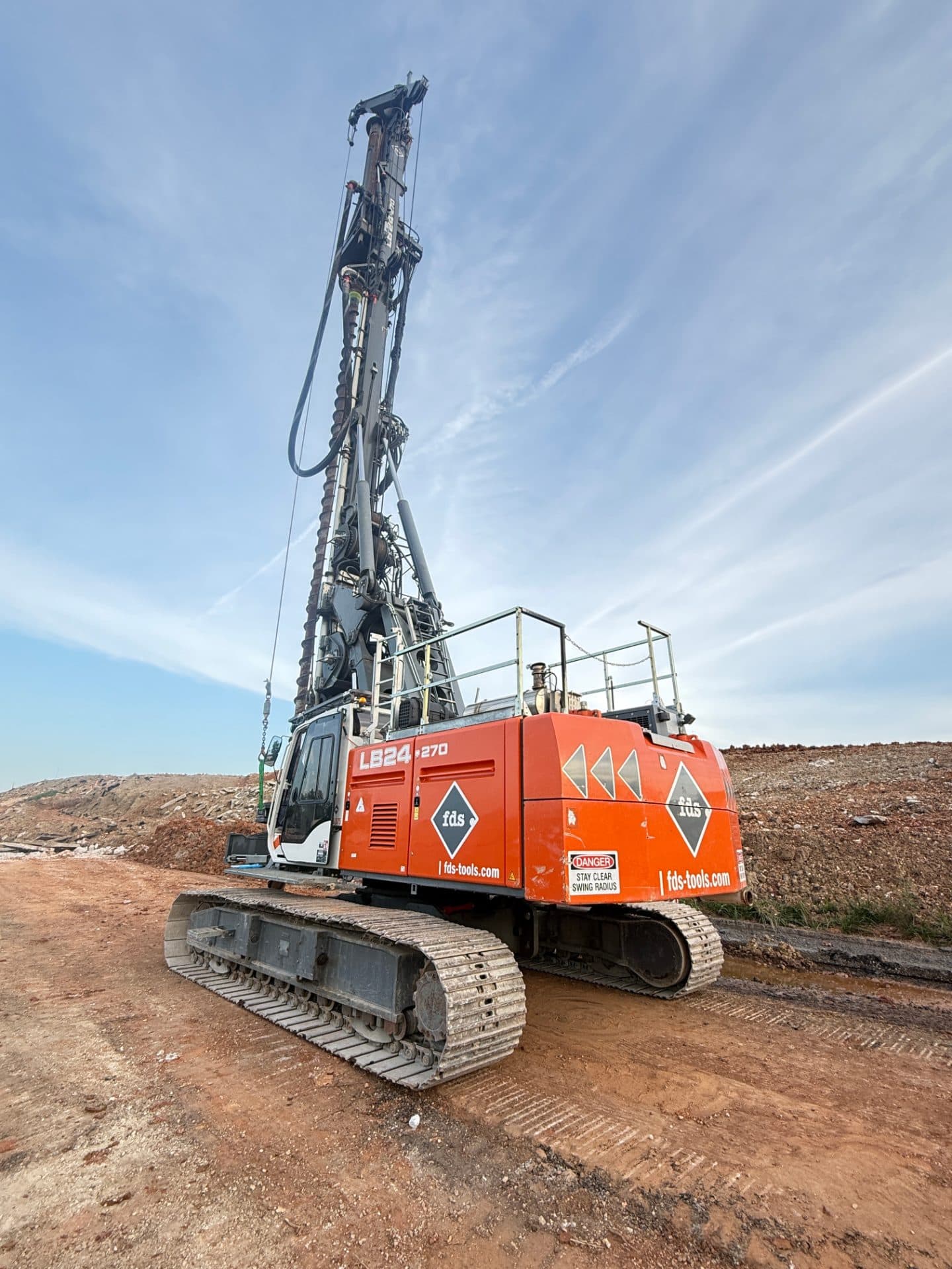 Liebherr LB24-270 drill rig image Liebherr LB24-270 drill rig image