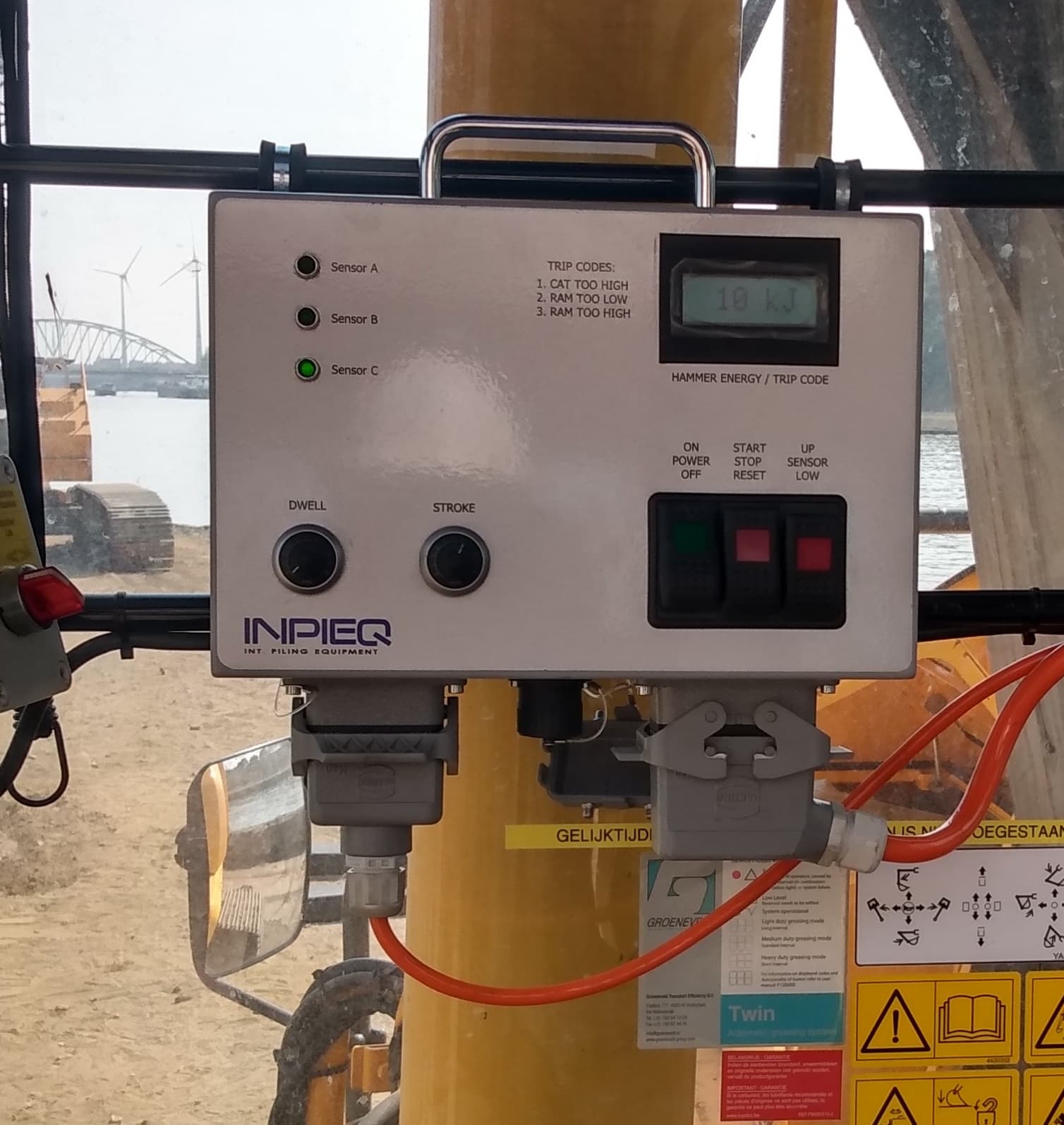 INPIEQ IHE-20 Compact Accelerated Hammer