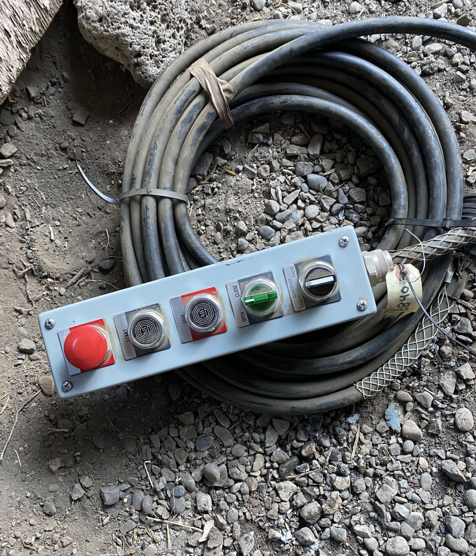 Control pendant for a APE 150 14 pin