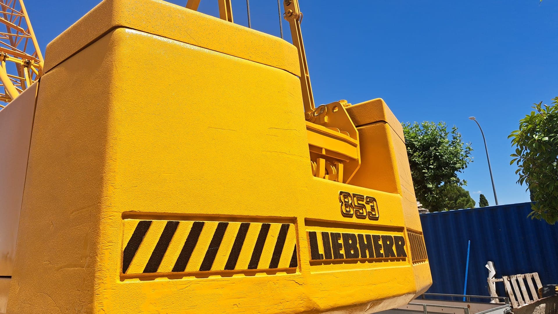 USED LIEBHERR HS 853 HD LITRONIC