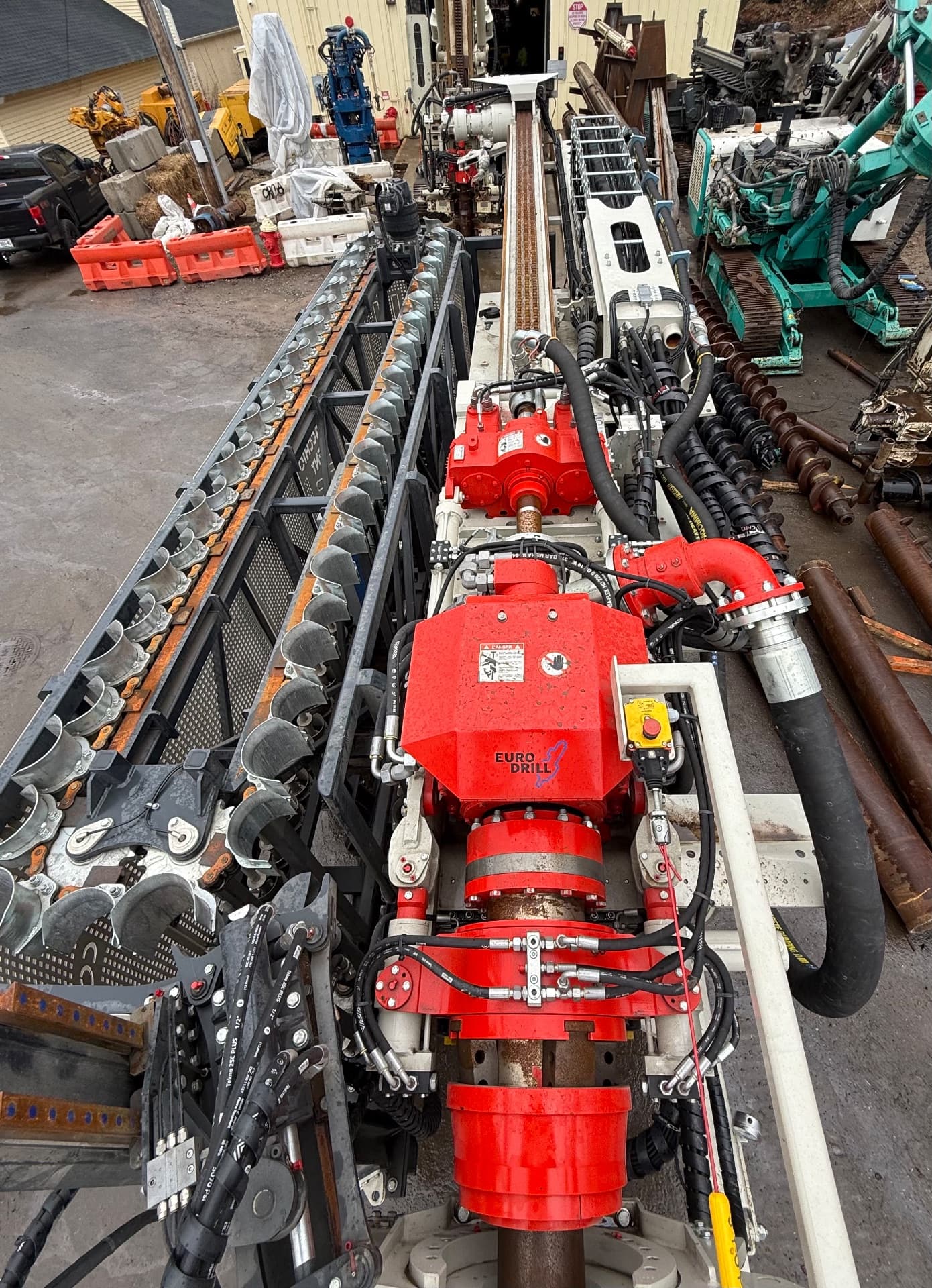 COMACCHIO GEO 909 GT - HYDRAULIC CRAWLER MOUNTED DRILL RIG