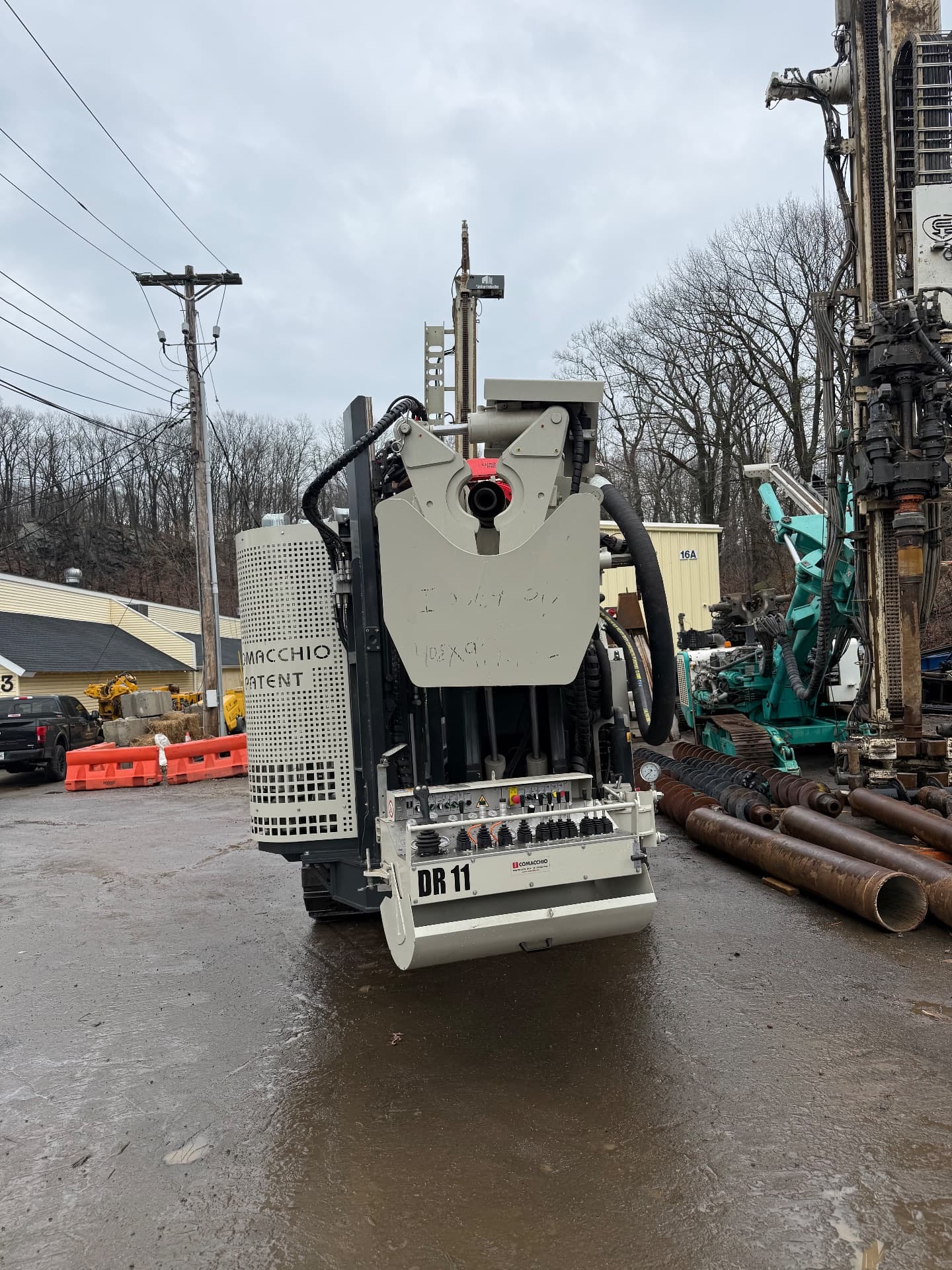 COMACCHIO GEO 909 GT - HYDRAULIC CRAWLER MOUNTED DRILL RIG