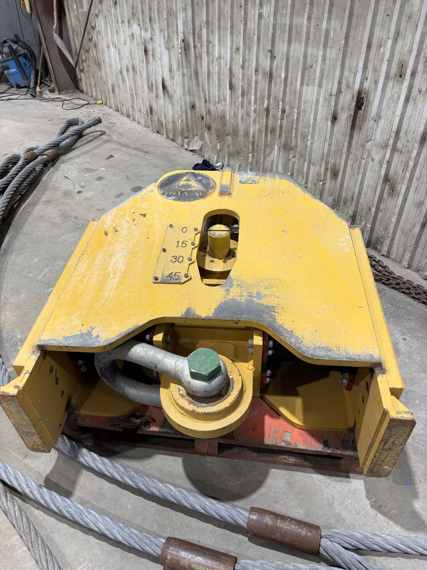 Crane Vibration Dampener